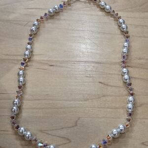 Lustrous Pearl and Crystal Necklace